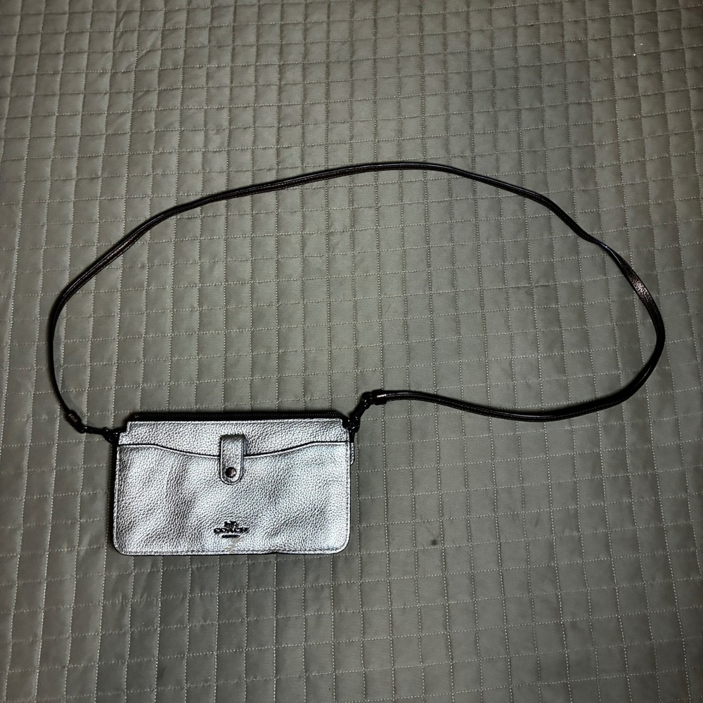 Coach Metallic Silver Pebble Leather Crossbody Bag Slim Messenger 21035 Small
